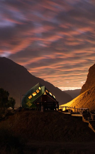Increíble atardecer en la cordillera