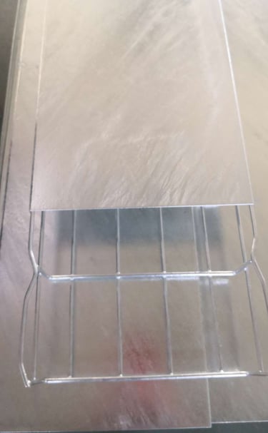 chemin de câbles en treillis métallique galvanisé à chaud avec couvercle