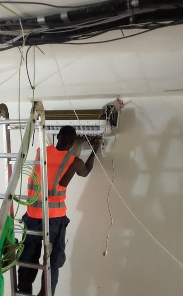 travaux de maintenance d un climatiseur