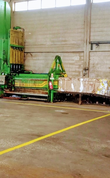 reciclagem e enfardamento de papel