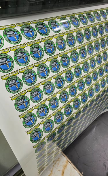Percetakan Makassar Arinang Art stiker cutting
