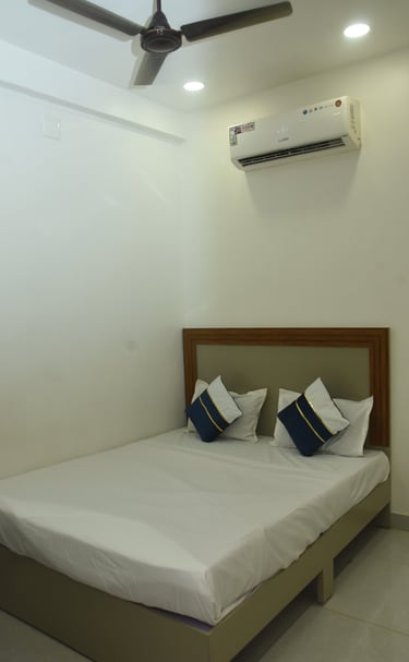 Deluxe Room HOTEL JK Morbi