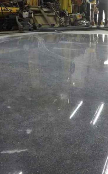 Traitement béton, ponçage et résines décoratives - solutions DG Services pour sols industriels & des