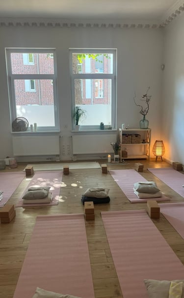Blick in den Yogaraum Stresemannstraße 1, 21335 Lüneburg