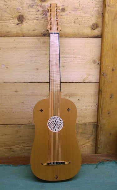 Vihuela with cedar soundboard