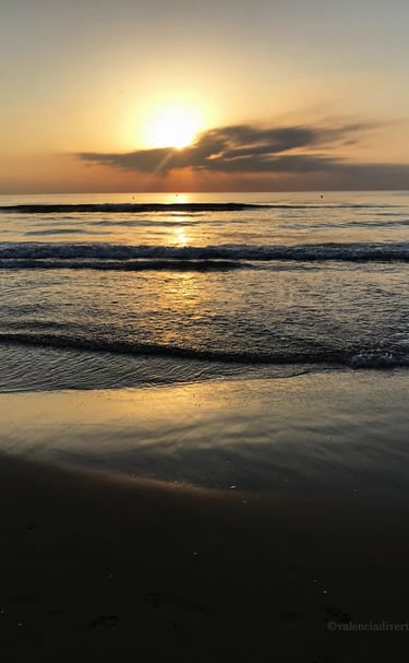 Amanecer en la Playa de la Patacona en Valencia