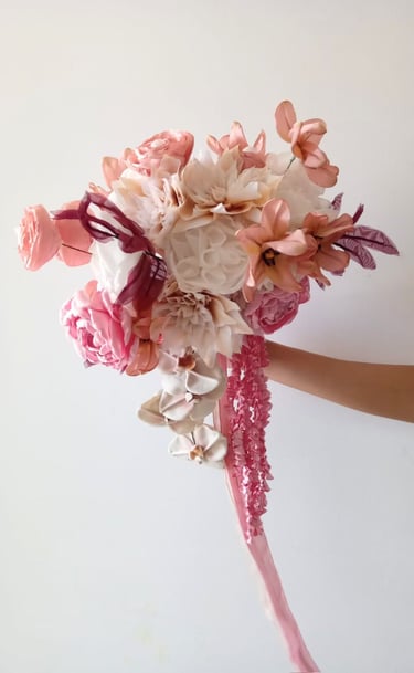 ramo de novia femenino en tonos suaves