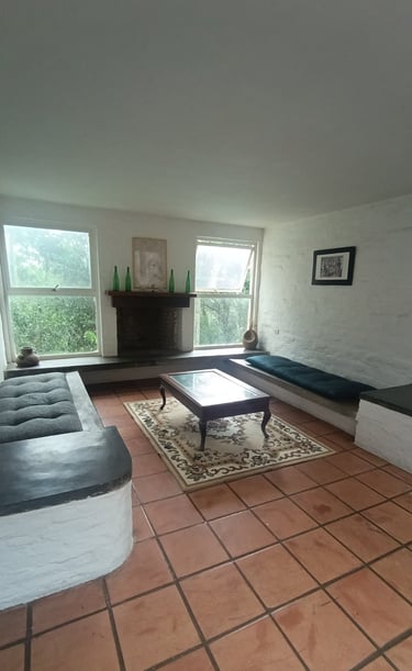 Espaços para meditar ou conversar.