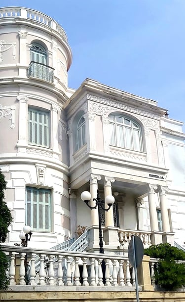 Villa neoclassique - autour de Villa Port Olivier - villa à louer sur l'île grecque de Lesbos