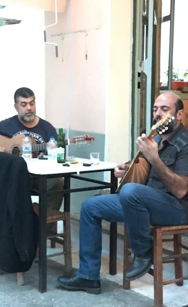 Joueurs de Bouzouki sur l'île grecque de Lesvos