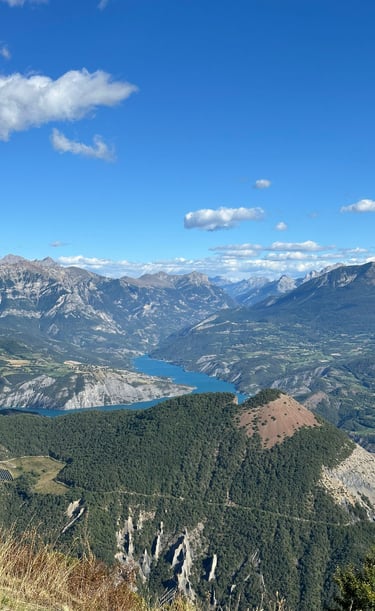 Vallées de l’Avance et de la Durance, montagnes près de Gap.