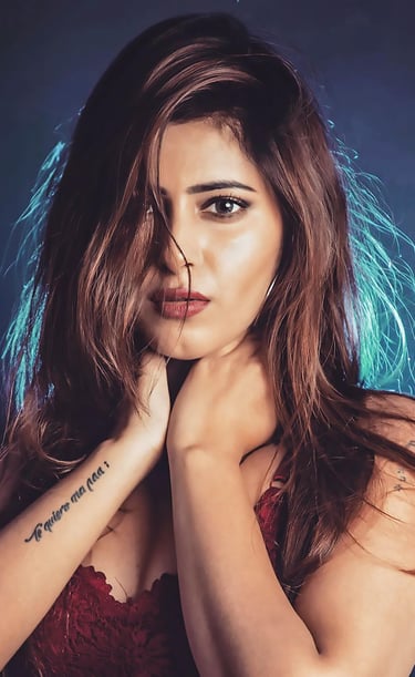 Explore Lucknow and beyond with Call Glam Girls' travel companions.