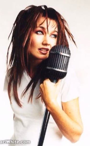 Lari White in 2002