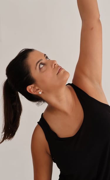 cliente a realizar exercícios de pilates
