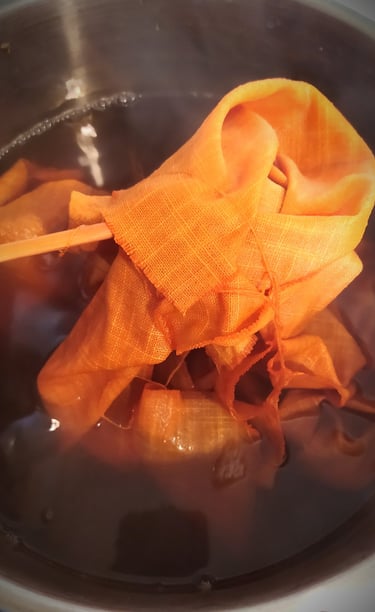 Bain de teinture végétale au cosmos