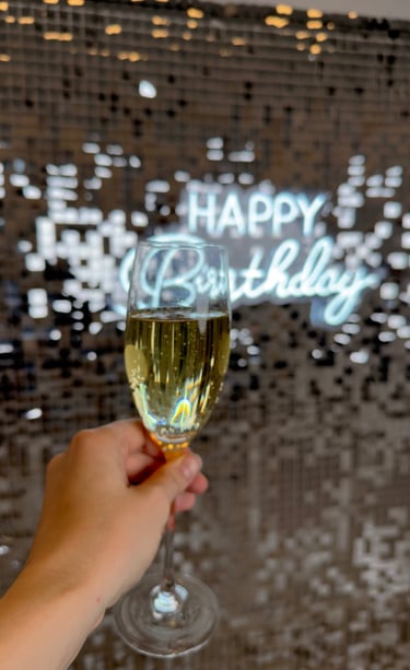 Dekoras, foto siena gimtadieniui, foto sienele gimtadieniui, renginiu irangos nuoma, foto siena,