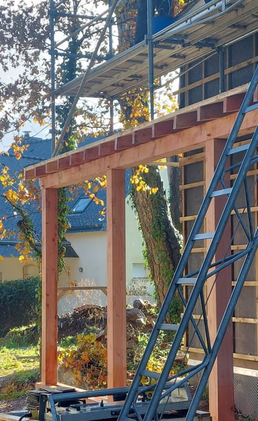 Construction d'un auvent en structure bois. Architecte Vannes