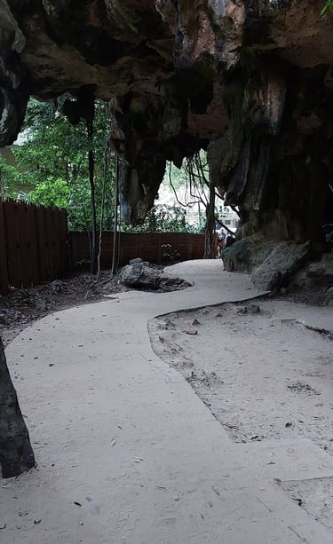 thailand krabi railay east beack walk