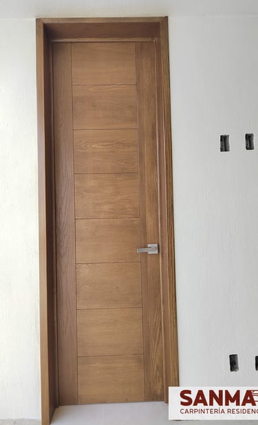 puerta de madera fraccionamiento