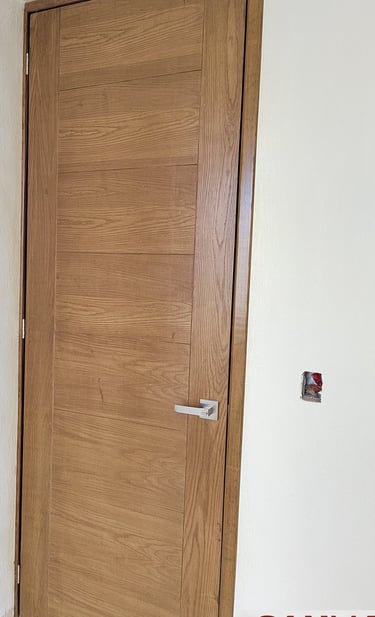puerta de madera fraccionamiento