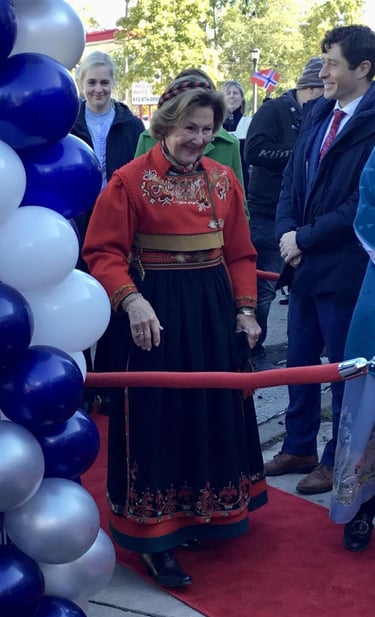 The queen of Norway in bunad