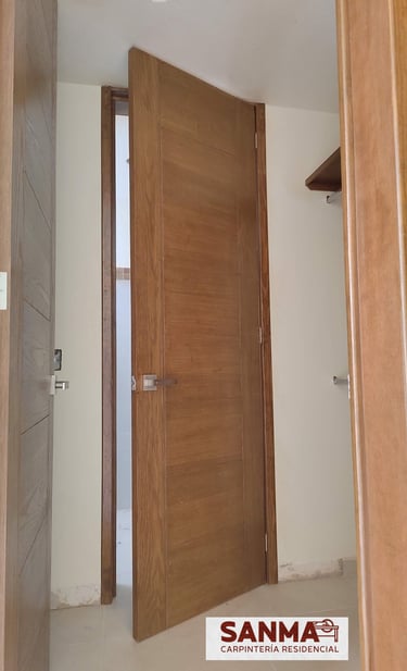 puerta de madera fraccionamiento