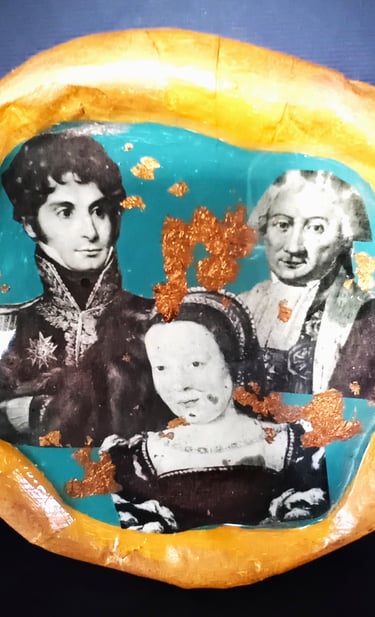 collage images 18ème siècle sur socle papier décor feuille d'ormâché