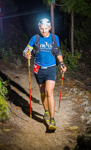 Vincent Dumont court le BlueTrail Tenerife Ultra Trail. Photo nocturne