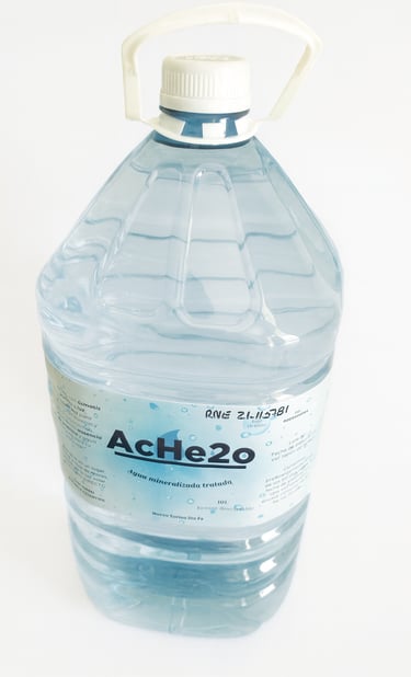 Botella de agua mineralizada por 10 litros descartable