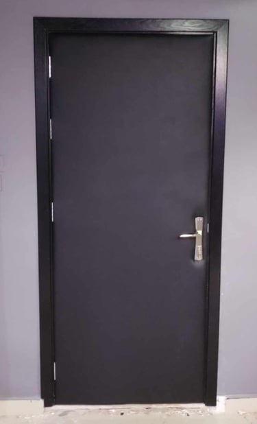 باب عازل صوت الكويت