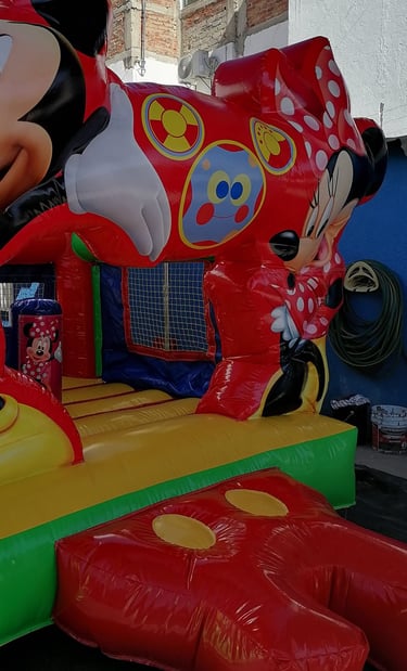 Venta de Inflables Niño y Niña de Entrega inmediata www.sillasymesasfiestasdelsol.com