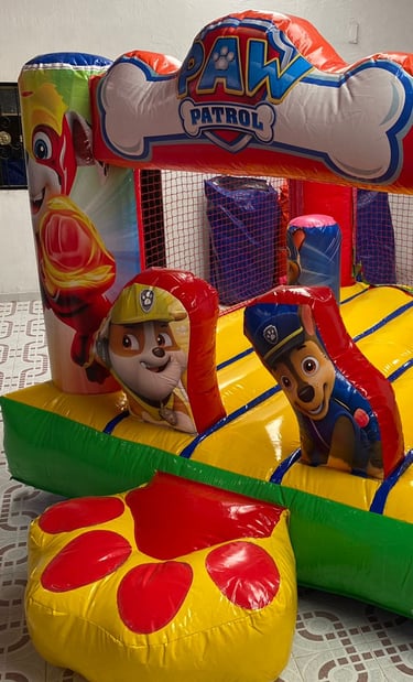 Venta de Inflables Niño y Niña de Entrega inmediata www.sillasymesasfiestasdelsol.com