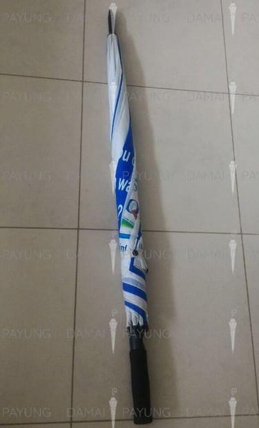 Payung promosi golf fiber otomatis biru putih sanqua tutup