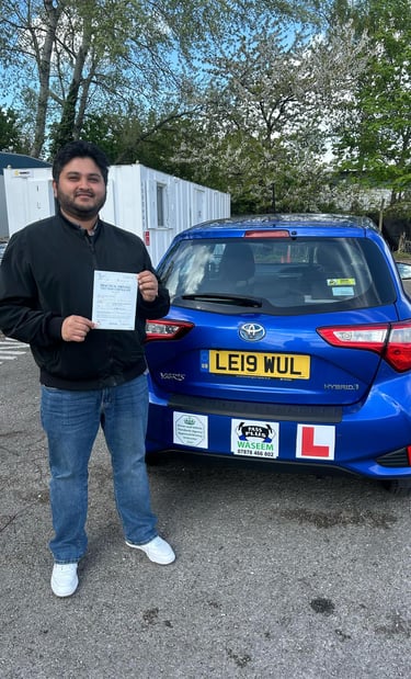 Kushal passed his driving test with Let's Pass 1st driving school in Guildford Test Center. 