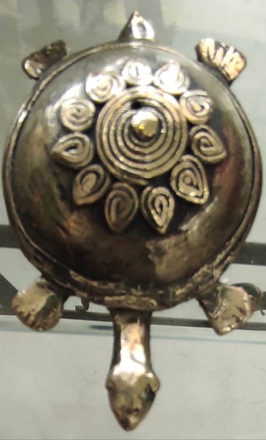 "Artisan-made brass turtle with engraved patterns on back – handmade home accen-Qualified for export"t