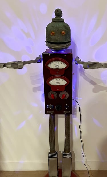 Assemblage robot named Earl by Santa Barbara sculptor Tal Avitzur.