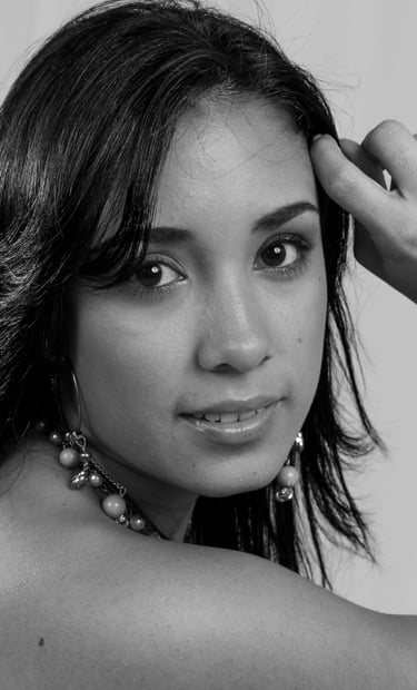 Retrato Joven en estudios Asfo Medellin