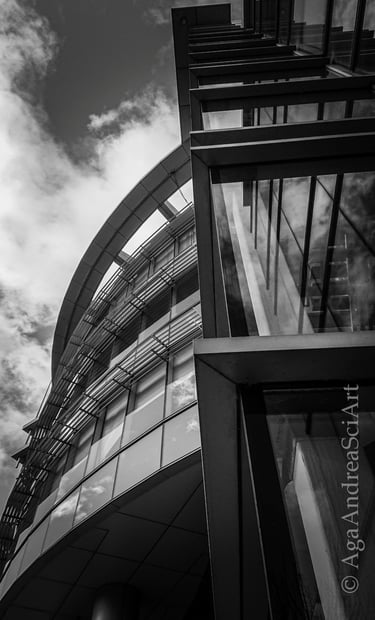 Sony Xperia XZ Premium. Lothian Road