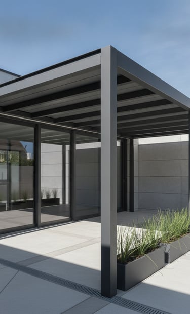 Pérgola metálica con cubierta de panel sándwich en terraza, Murcia