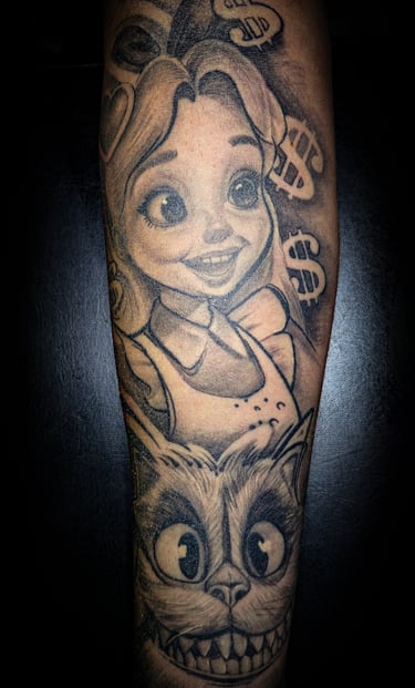 Tatouage réaliste fait à Bruxelles noir et gris