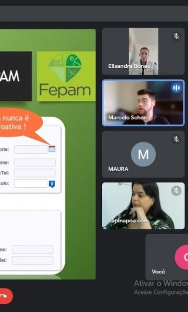 Capacitações digitais ao vivo ou gravadas, flexíveis para equipes distribuídas no Brasil.