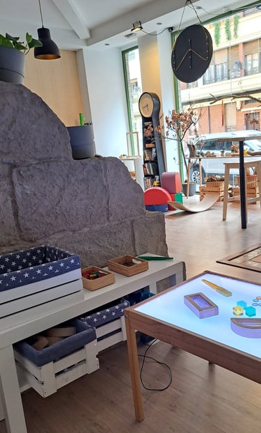 mesa de luz. Psicopedagogia (psicologia y pedagogia) Espacio Mare Cognitum. Leon