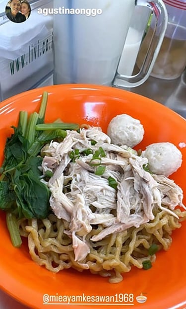 Keseruan makan di Mie Ayam Kesawan rukan osaka pik 2