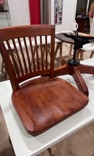 Pre-montaje silla J.C.Co antigua después de restauración. Tenerife.