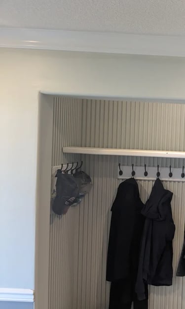 Vestibule before photo: many hooks, but plain