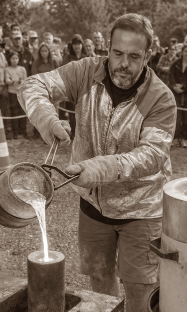 mikacreations en demonstration publique de fonderie coulee du bronze en public mikacreations