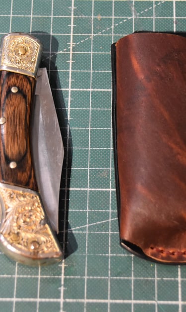Universalmessertasche aus Rindsleder mit Pullup-Effekt