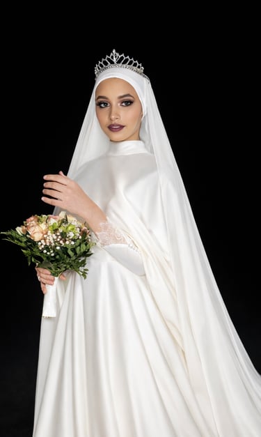 Modest bridal gown en satin silk ivory avec jupe fluide A-line cape dentelle