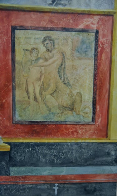 Détails d'une peinture murale inspirée des fresques pompéiennes, mythologie et dieux.