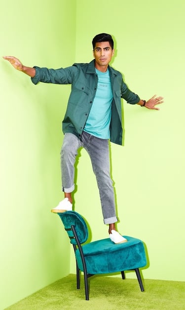Dany Peña in Dynamic  image with green background